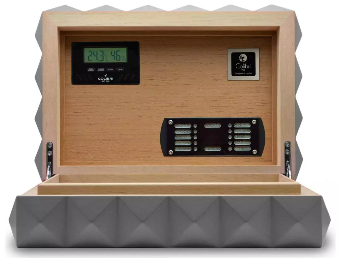 Produktbild: Colibri Humidor Quasar gun offen diagonal