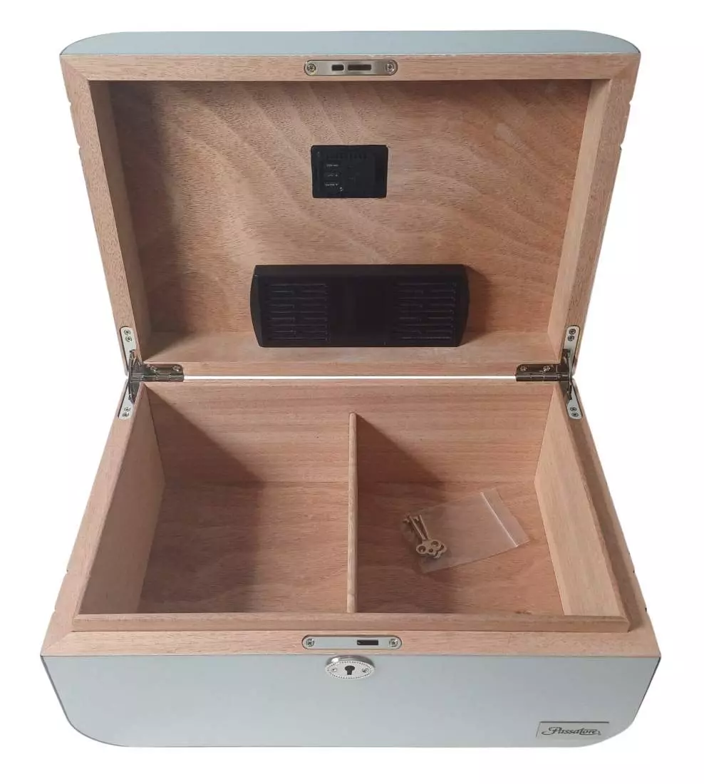 Produktbild: PASSATORE Humidor schwarz/silber offen