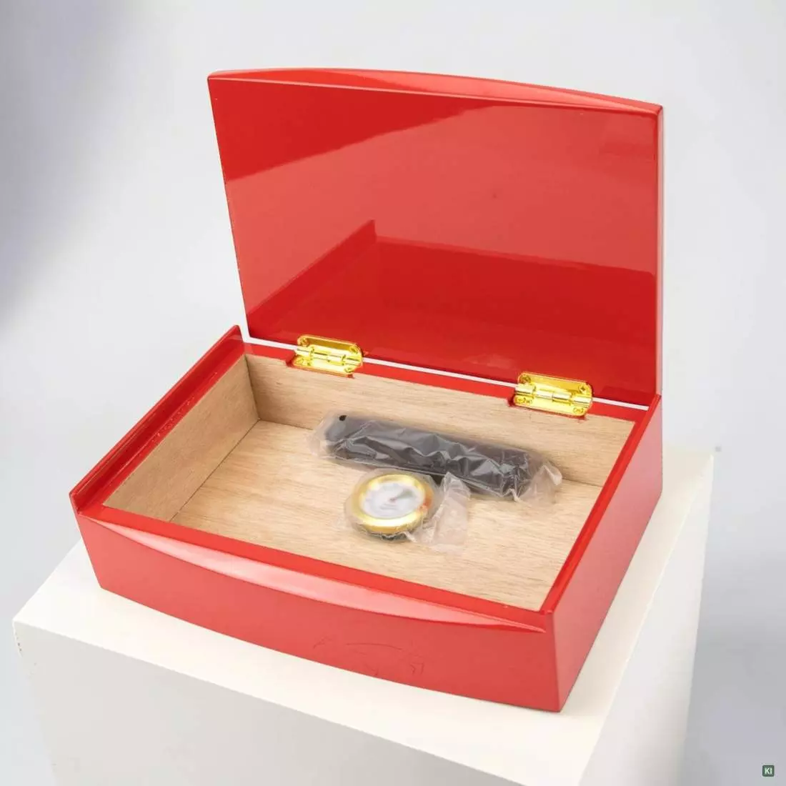 Produktbild: Humidor dunkelblau glänzend ofen auf Sockel