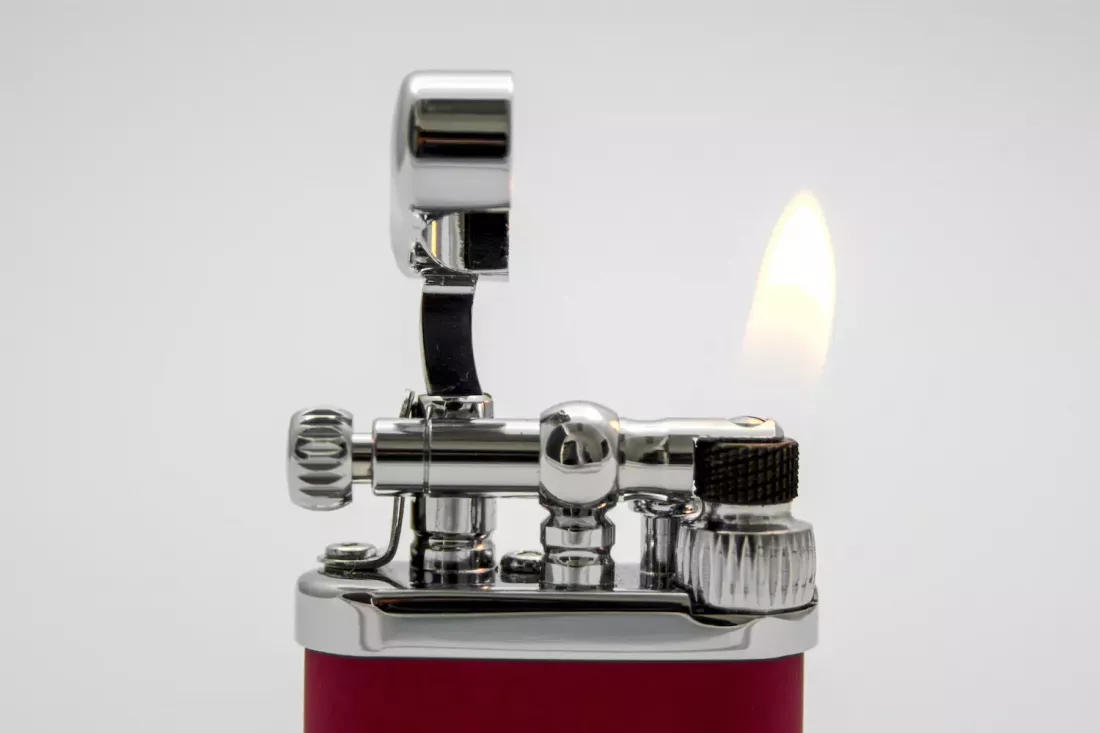 Produktbild: IM Corona Old Boy Pfeifenfeuerzeug chrom rot 64-3106