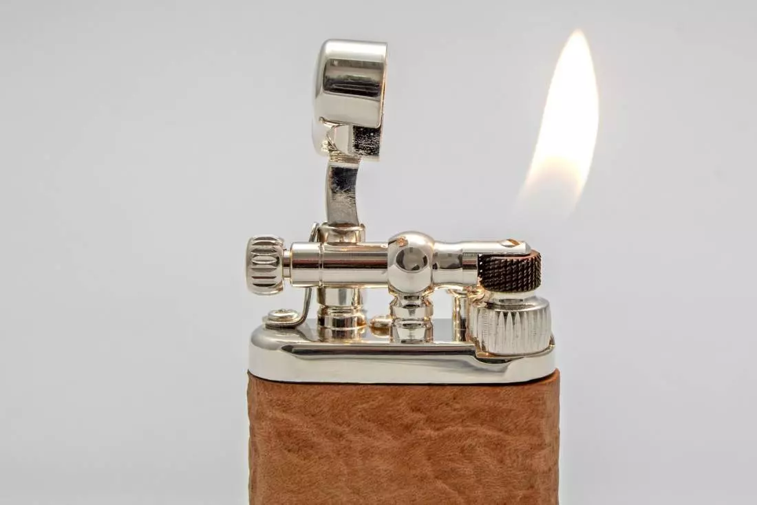 Artikelbild: IM Corona Old Boy Pfeifenfeuerzeug 64-4002 Flamme Produktbild: IM Corona Old Boy Pfeifenfeuerzeug 64-4002 Flamme