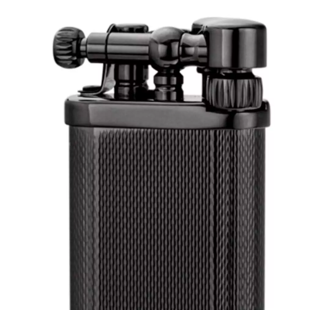 Artikelbild: IM Corona Old Boy Pfeifenfeuerzeug Gunmetal gekörnt 64-8211 Front Produktbild: IM Corona Old Boy Pfeifenfeuerzeug Gunmetal gekörnt 64-8211 Front
