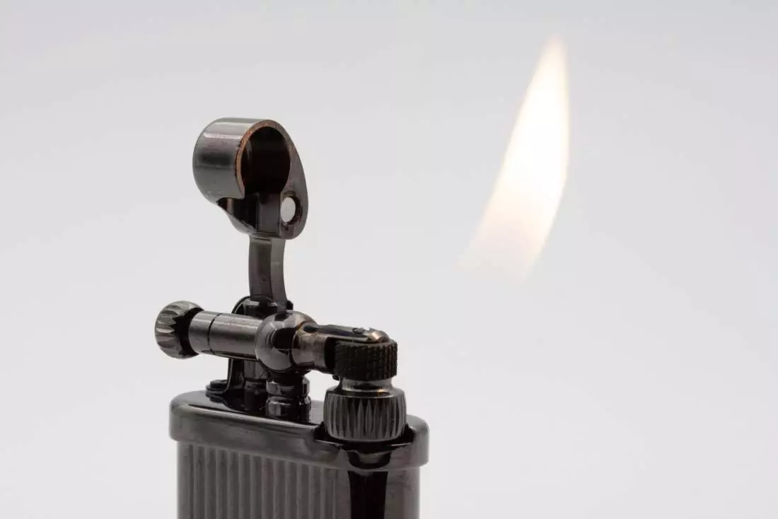 Produktbild: IM Corona Old Boy Pfeifenfeuerzeug verchromt 64-8306 Flamme