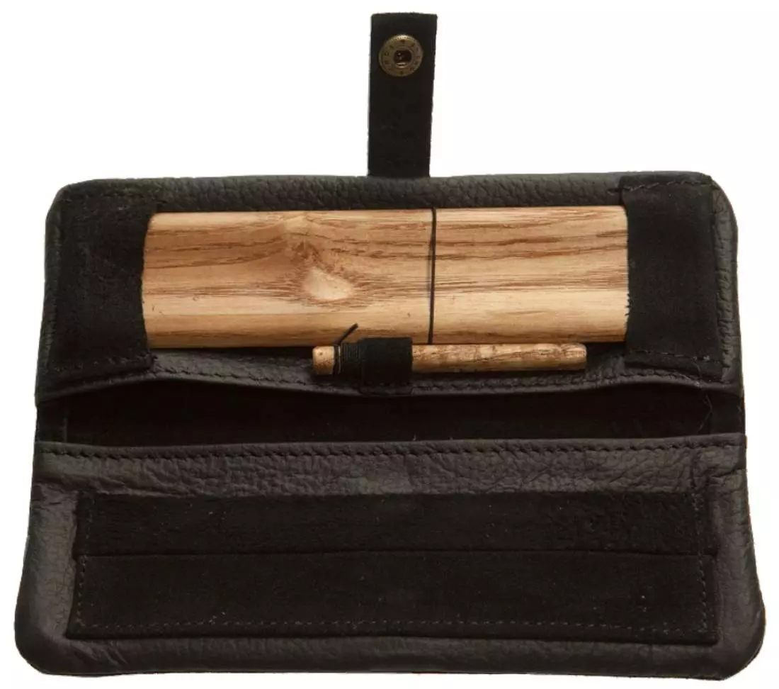 Produktbild: Kavatza Manousso MP 02 Leder schwarz Mini Joint Tabaktasche Drehertasche