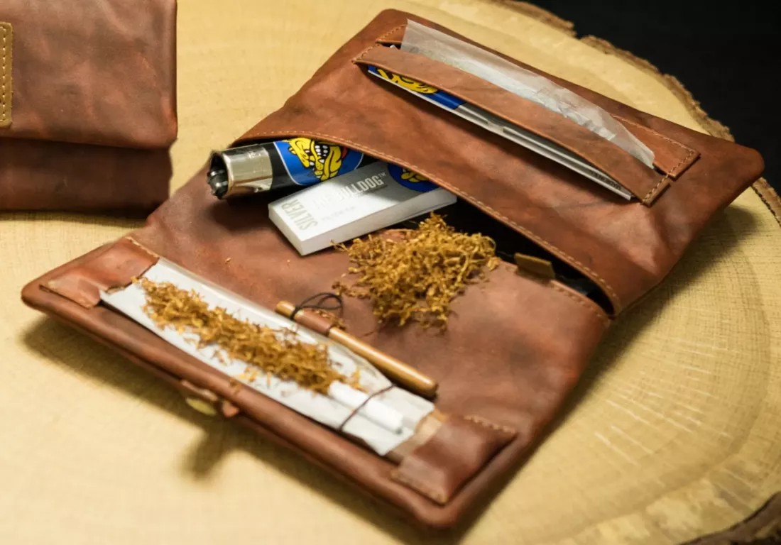 Artikelbild: Kavatza Havana Deluxe P 17RO Leder dunkelbraun Joint Tabaktasche Drehertasche Produktbild: Kavatza Havana Deluxe P 17RO Leder dunkelbraun Joint Tabaktasche Drehertasche