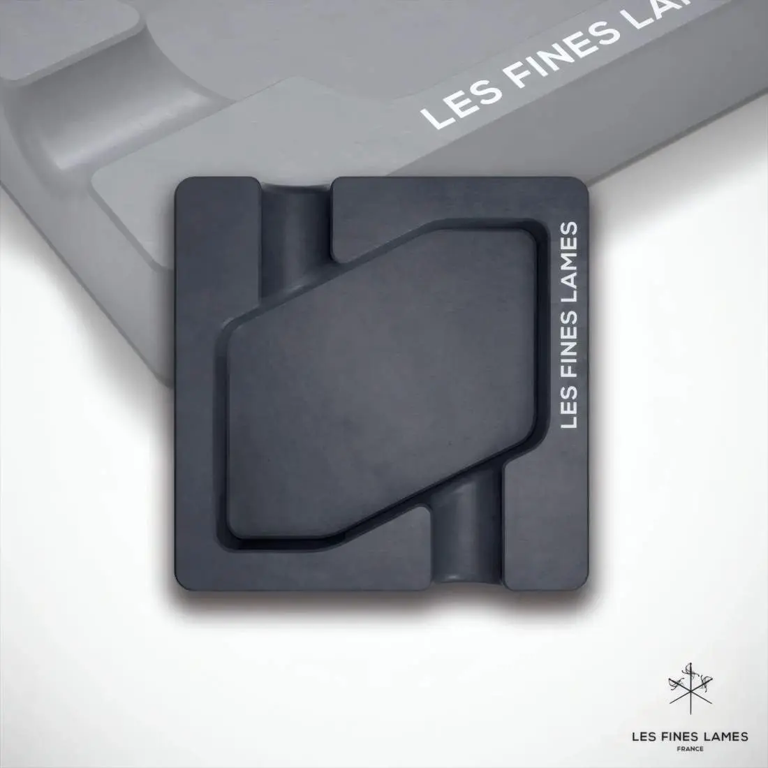 Produktbild: Les Fines Lames DYAD Concrete Midnight Banner