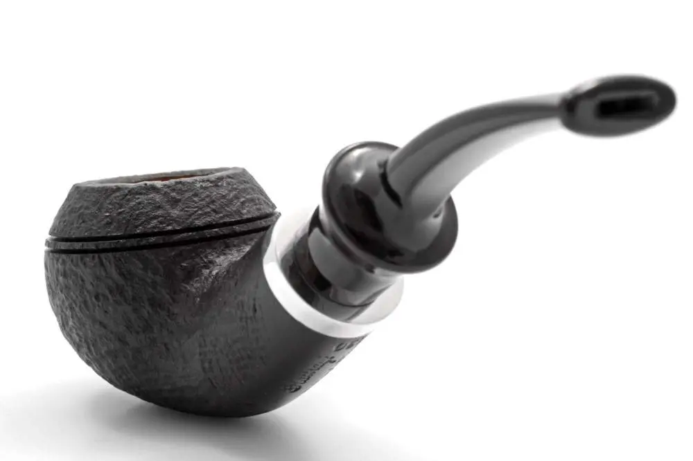 Produktbild: Rattray's Beltane's Fire Sandblast Black Half-Bent Rhodesian - Profilansicht