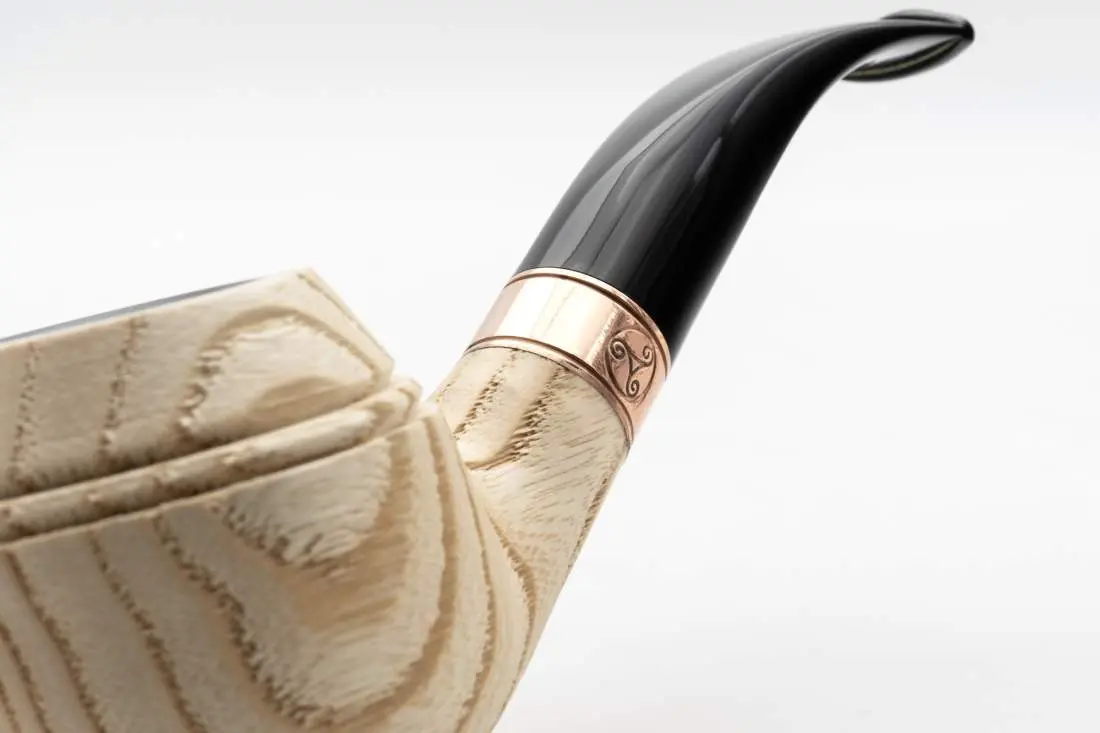Produktbild: Rattray's Distillery G Natural 105 Half-Bent Rhodesian - Detailansicht