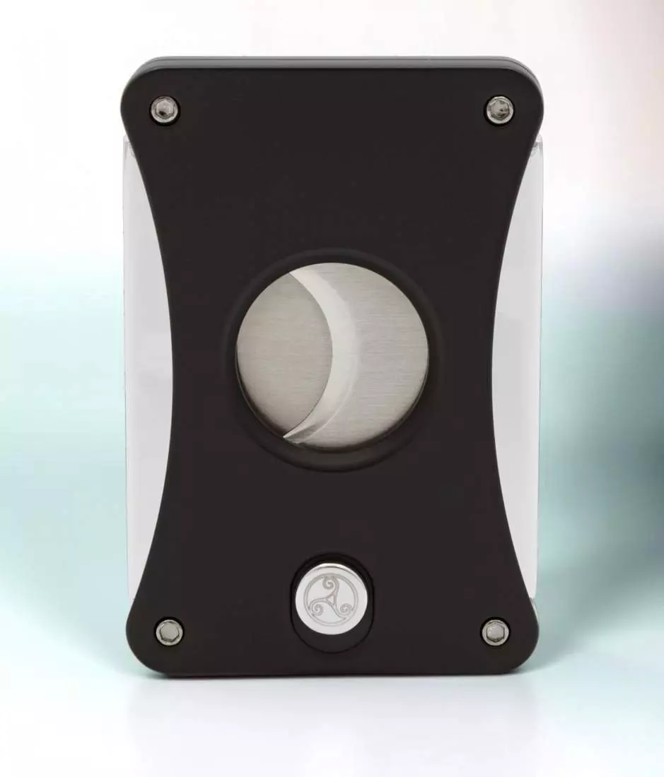 Produktbild: Rattray's Heavy Harry Black-Chrome Zigarrencutter im Licht
