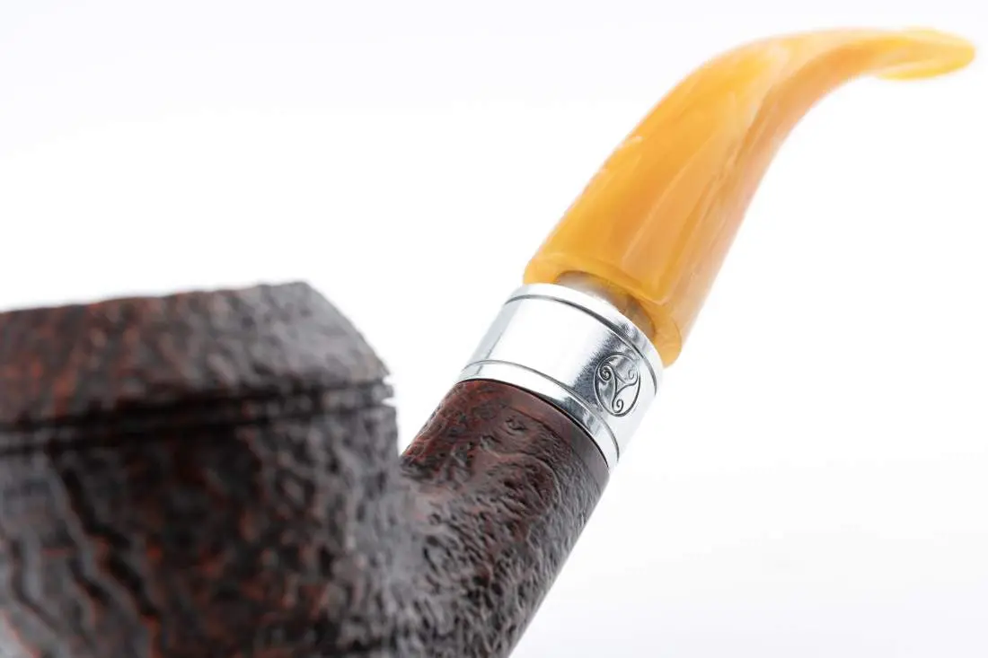 Produktbild: Rattray's Monarch Sandblast Brown 178 Yellow Half-Bent Rhodesian - Detailansicht