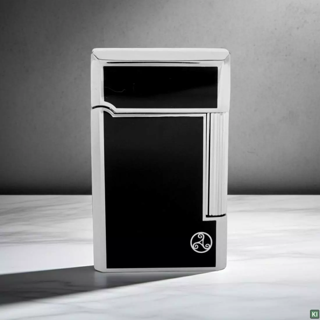 Produktbild: Rattray's Bel schwarz matt Chrom Pfeifenfeuerzeug stehend