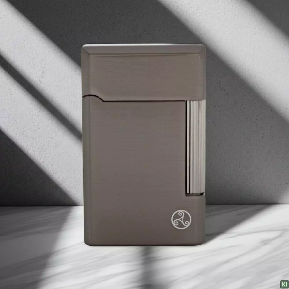 Produktbild: Rattray's Bel Gun Satin Pfeifenfeuerzeug stehend