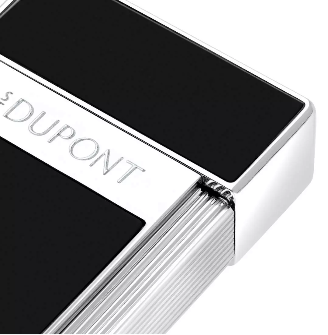 Artikelbild: S.T. Dupont Biggy schwarz chrom Feuerzeug Ausschnitt Produktbild: S.T. Dupont Biggy schwarz chrom Feuerzeug Ausschnitt