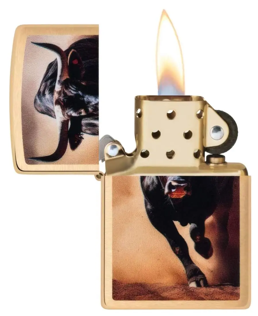 Produktbild: Zippo 60007820 Bull Stierlauf Brushed Brass Color Image offen mit Flamme