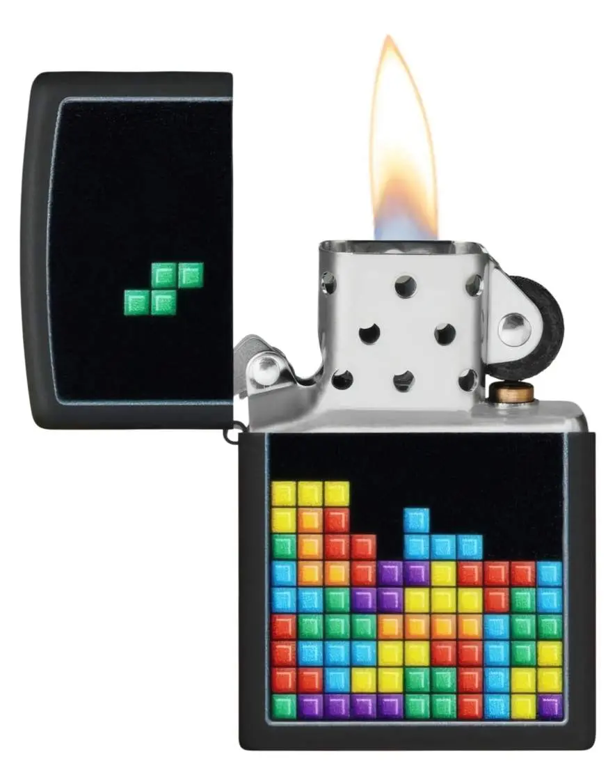 Produktbild: Zippo 60007861 Block-Spiel Game Black Matte Color Image offen mit Flamme