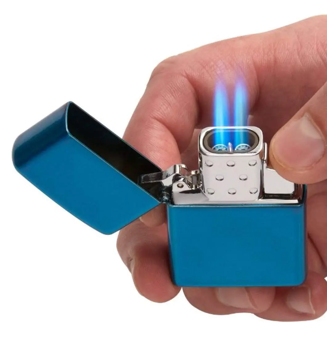 Produktbild: ZIPPO 2006816 Double-Flame Jet-Gaseinsatz mit Piezo-Zündung offen mit Flamme