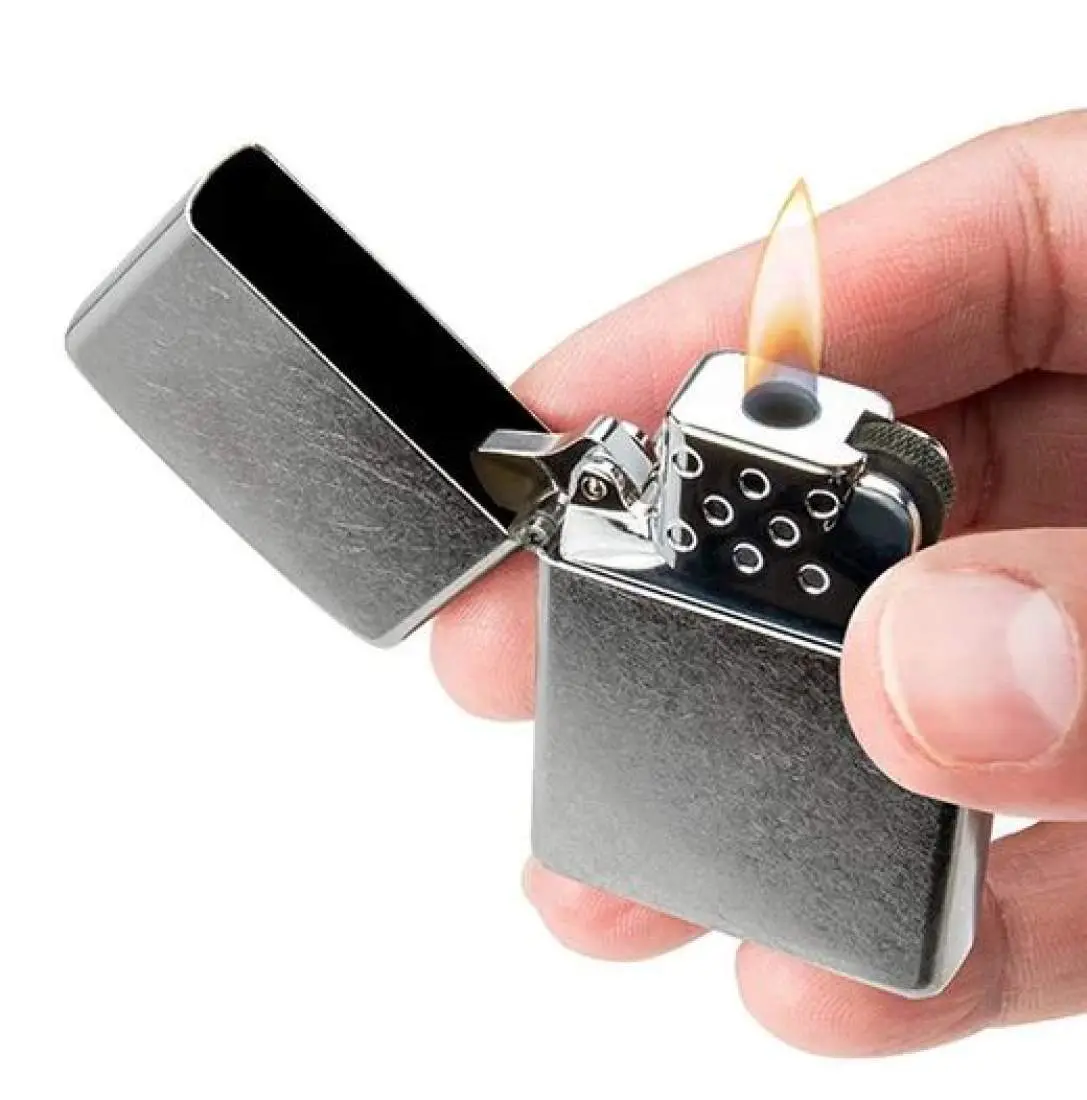 Produktbild: ZIPPO 65801 Yellow Flame Butan Gaseinsatz mit Feuersteinrad offen mit Flamme