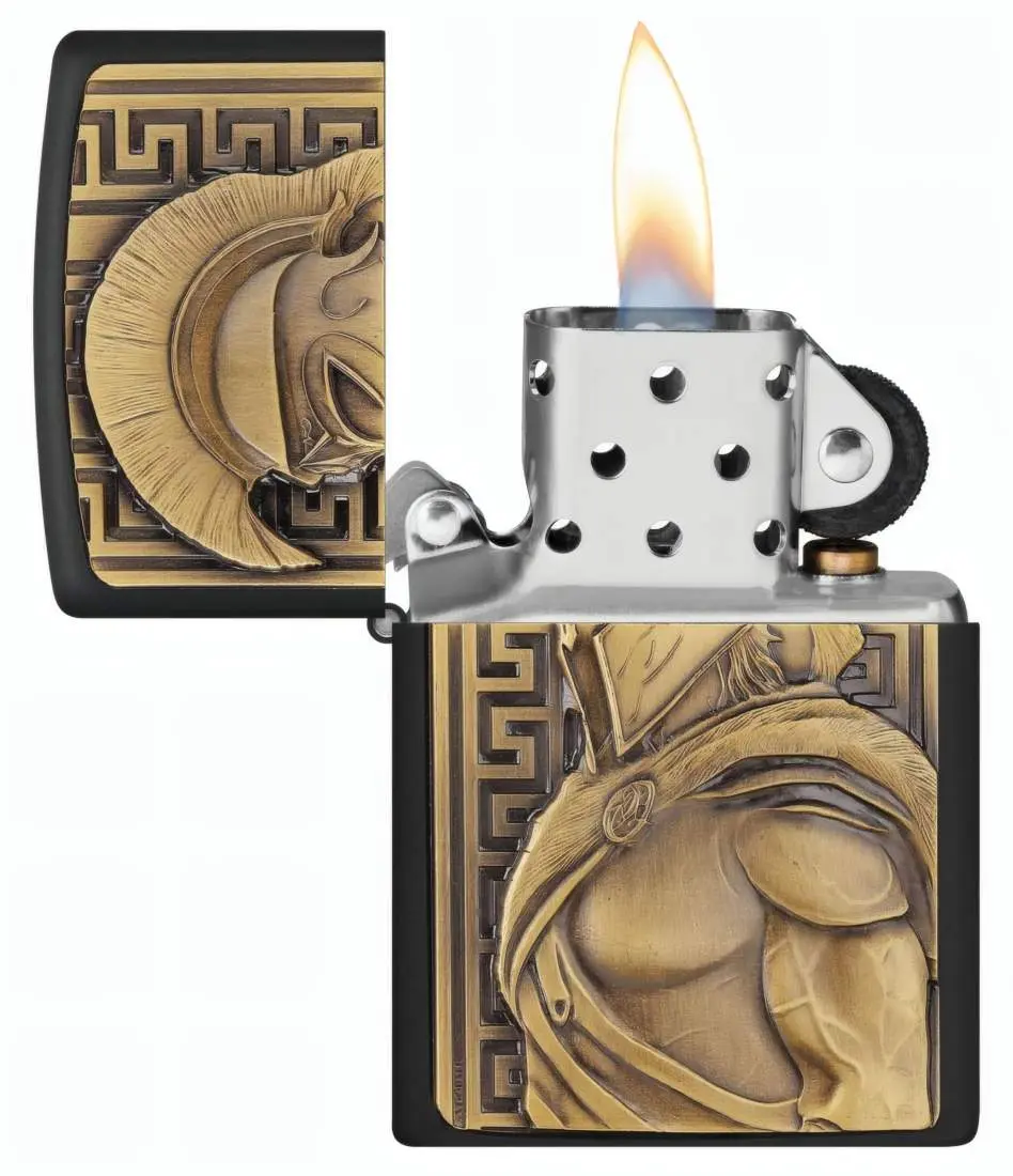 Produktbild: Zippo SPARTA 2008282 Limited Edition offen mit Flamme