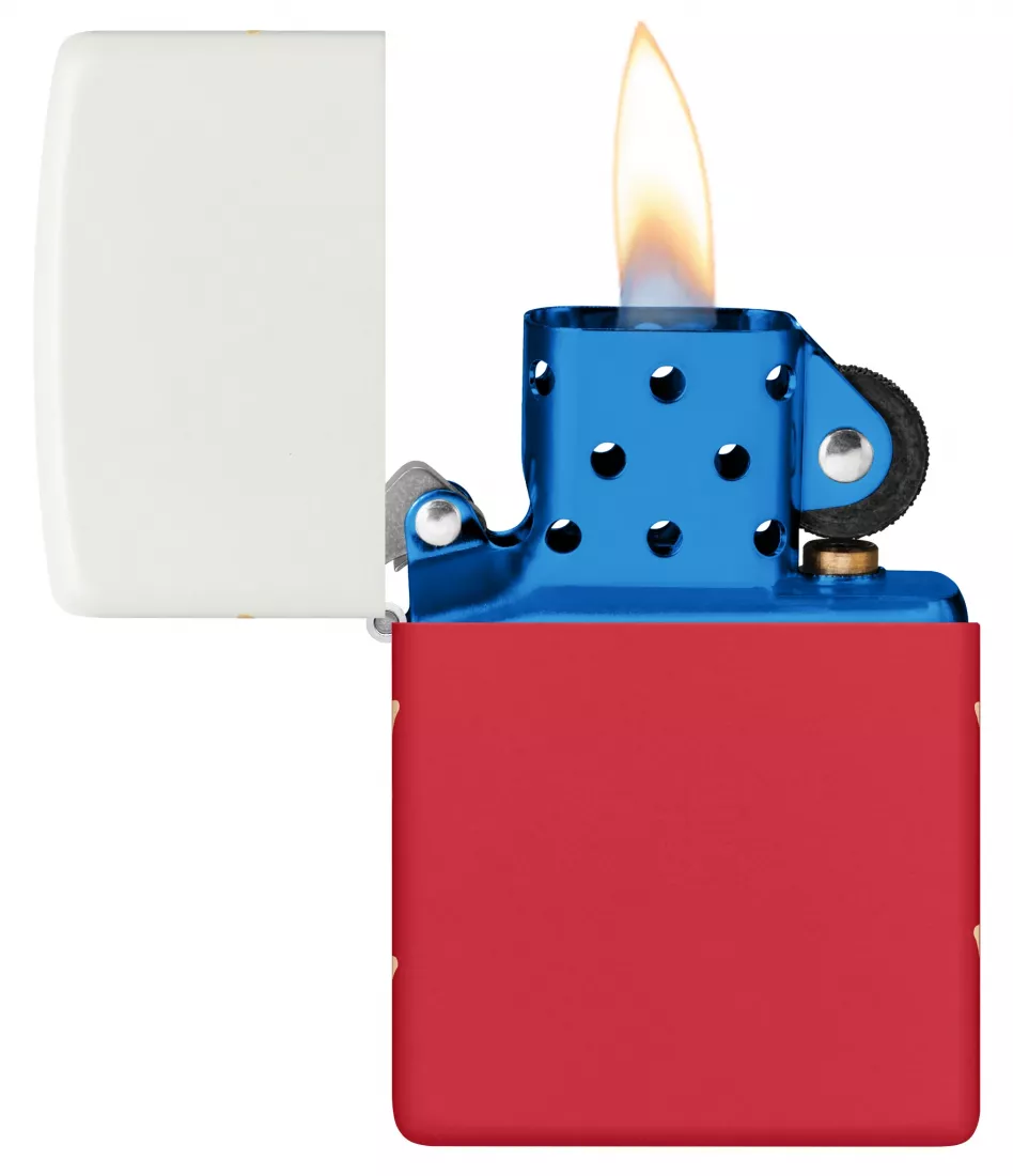 Produktbild: Zippo USA 250 Jubiläums-Sonderedition offen mit Flamme